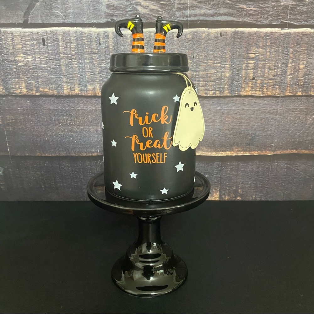 10 Strawberry Street Halloween Trick or Treat Yourself Canister